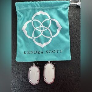 Kendra Scott Elle Drop Earrings – White / Silver Tone